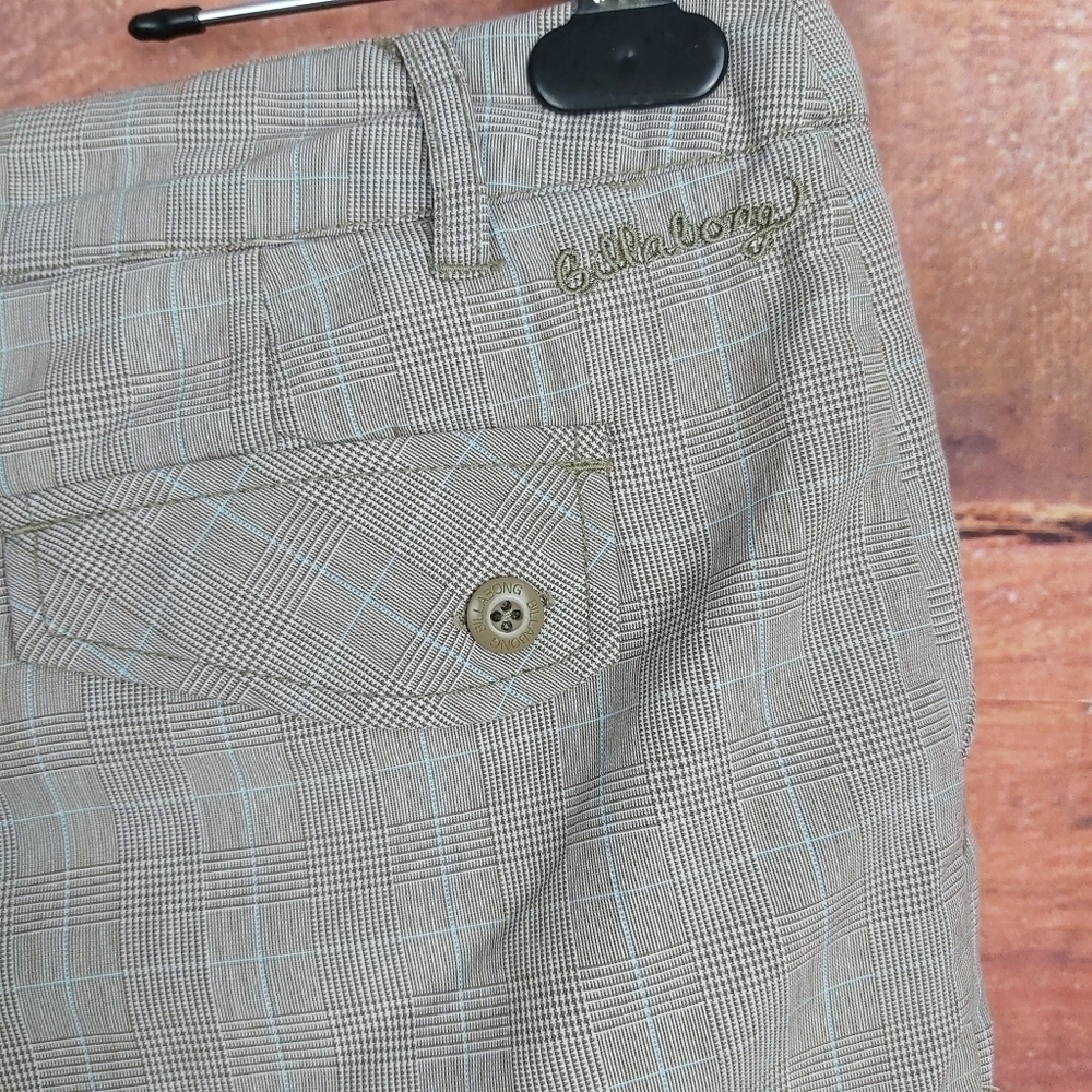 🍄3/50$🍄 Billabong plaid bermuda shorts size 3